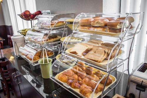 Quality Inn Long Island City - Queensboro Bridge image 3